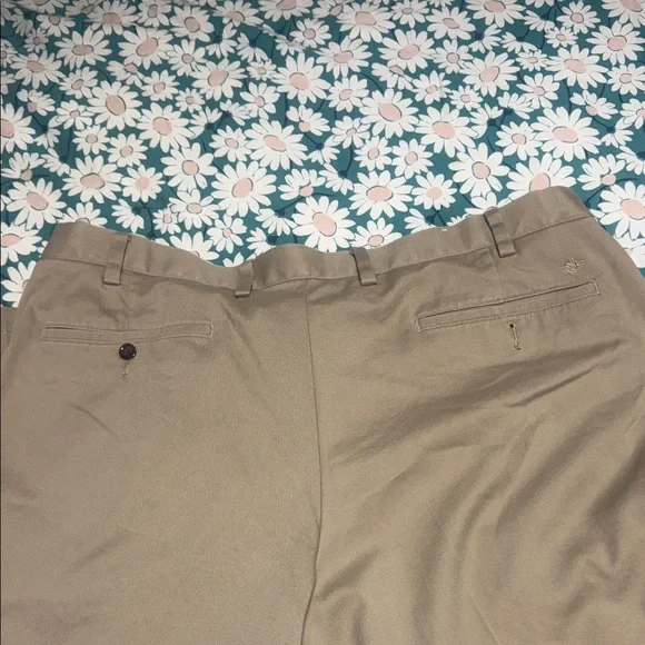 Dockers Men's Khaki Chinos - Picture 5 of 5
